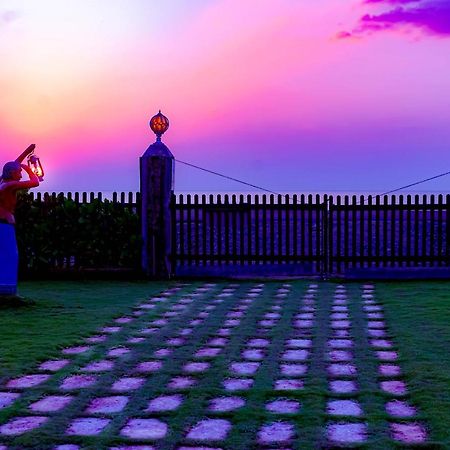 Hotel Calypso Sunset Iranawila Exterior foto
